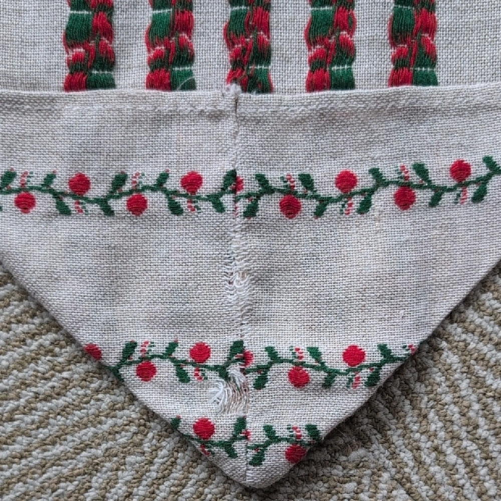 Farmhouse Scandinavian Table Runner Linen-Like Red Green Floral Vines Embroidery - Picture 6 of 9